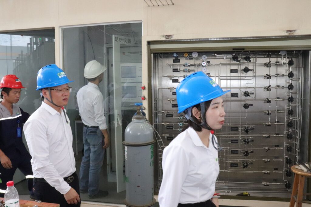 Liquid Helium Filling Facility 4
